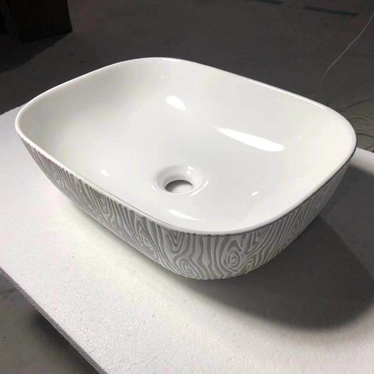 White Vessel Sink (9387 G002)