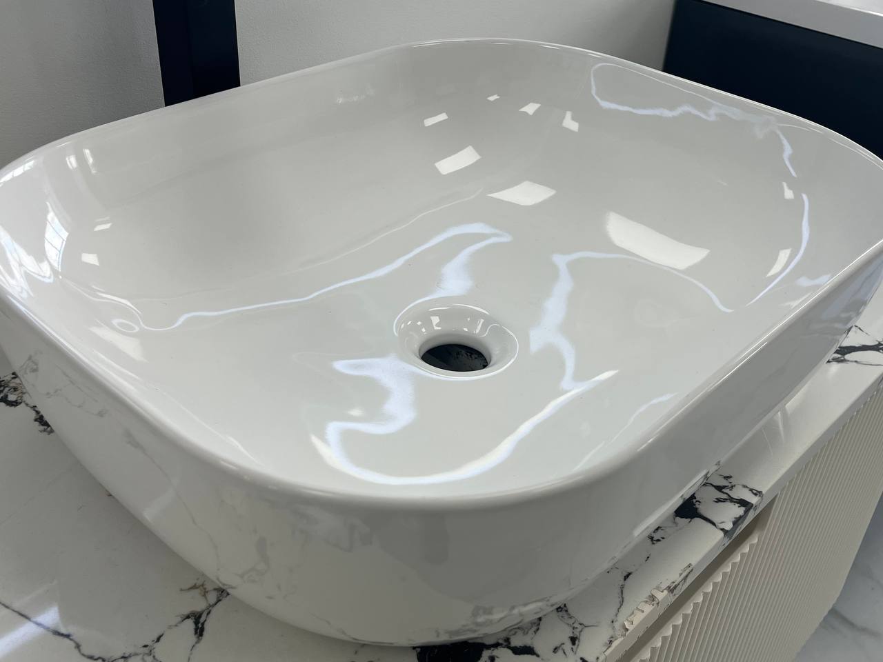DVS26 Ceramic Vessel Sink Glossy White (Final Sale)